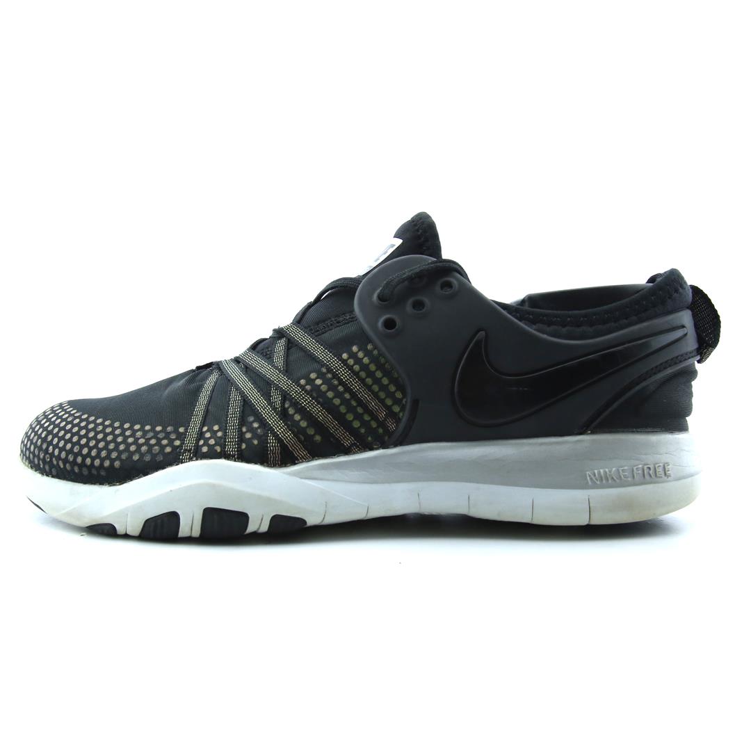NIKE FREE TR 7
