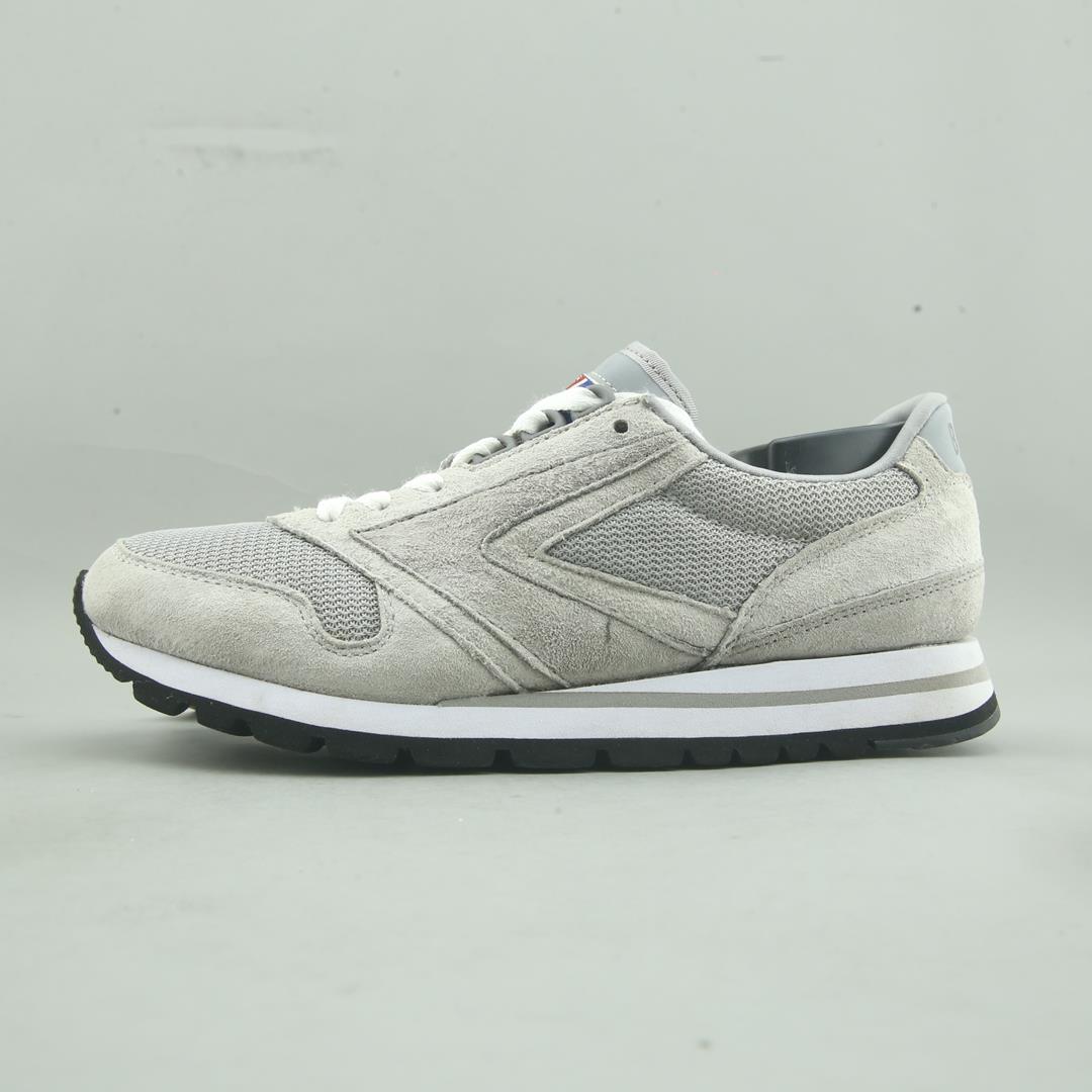BROOKS CHARIOT