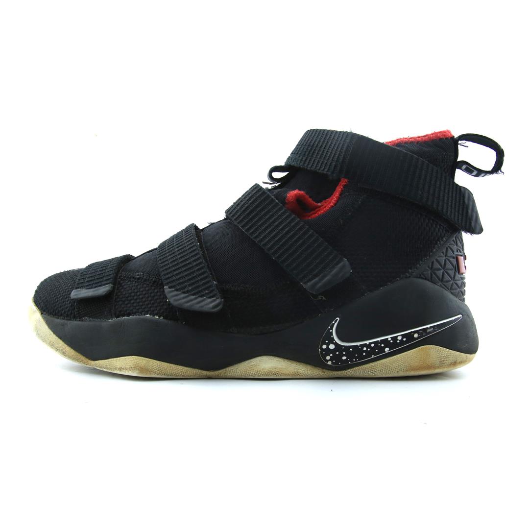 NIKE LEBRON ZOOM SOLDIER 11
