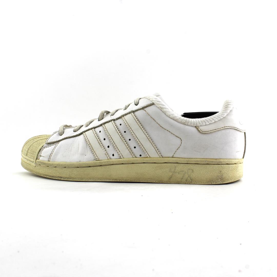 ADIDAS .