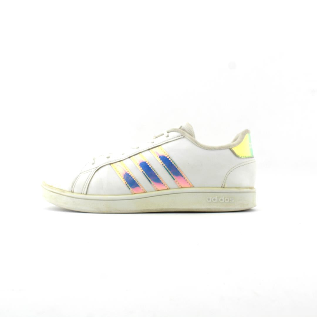 ADIDAS .