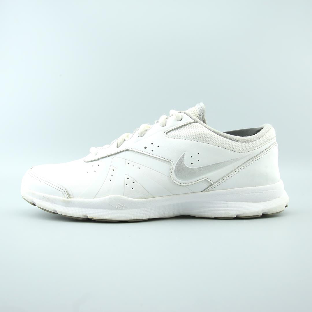 NIKE CORE MOTION 2