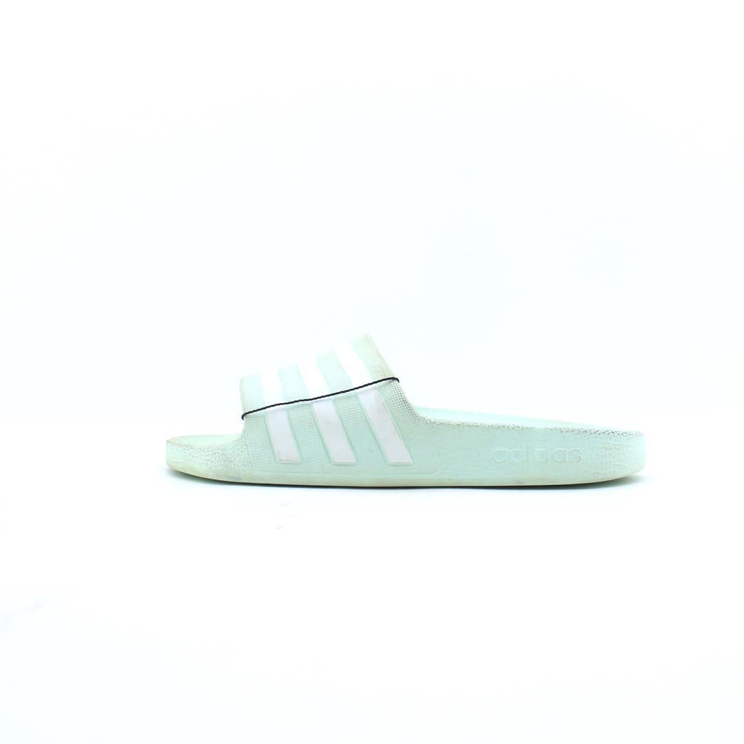 ADIDAS .