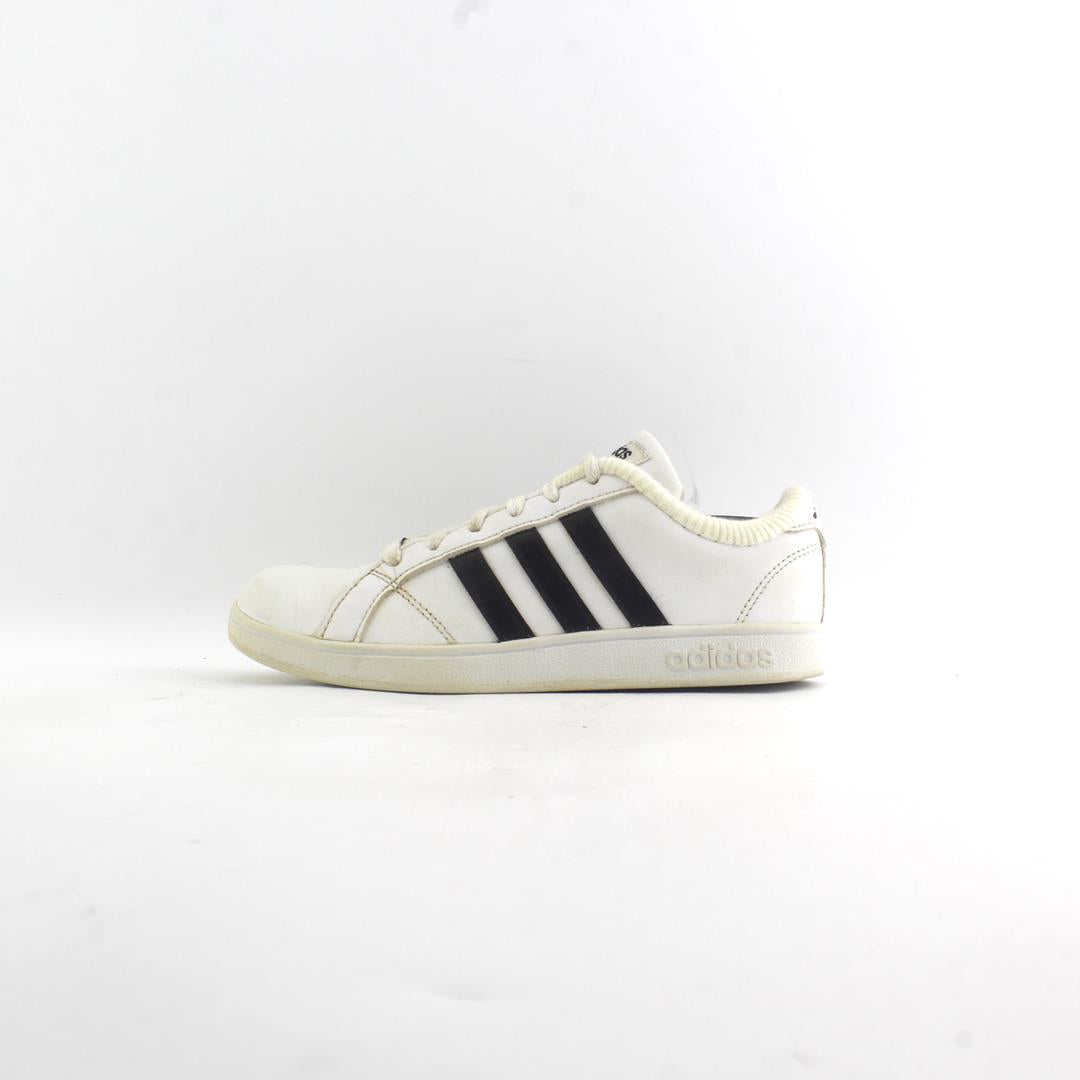 ADIDAS .