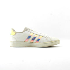 ADIDAS .
