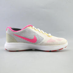 NIKE REVOLUTION 3
