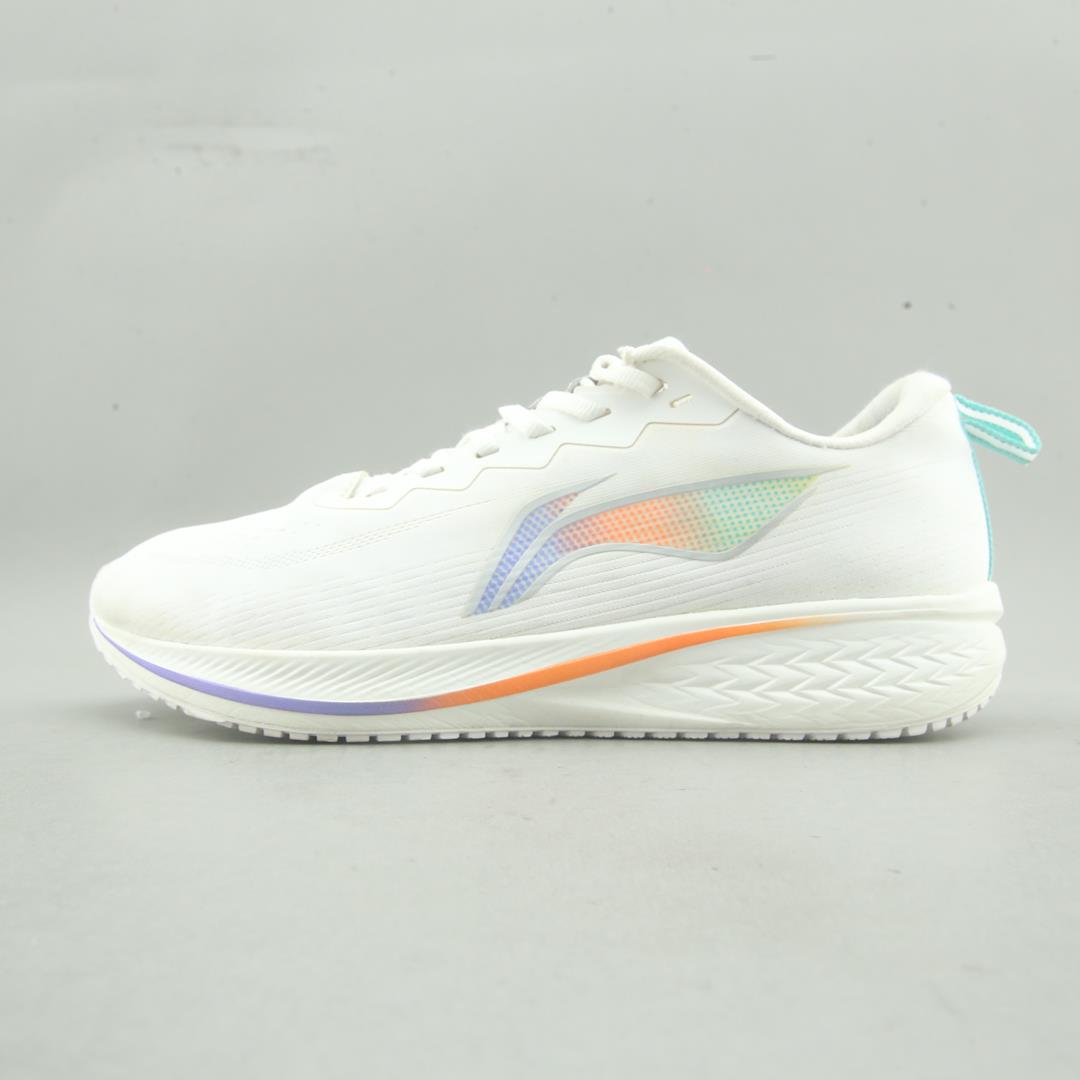 LI-NING DARK HORSE 6