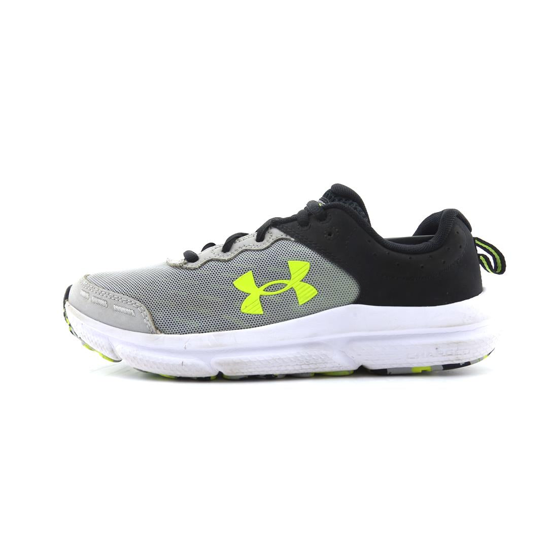 UNDER ARMOUR ASSERT 10