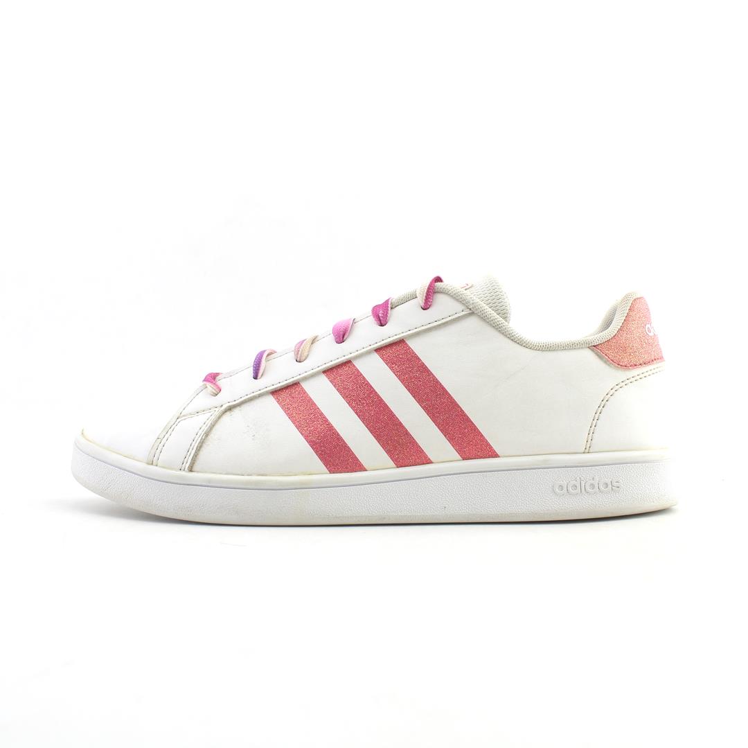 ADIDAS .
