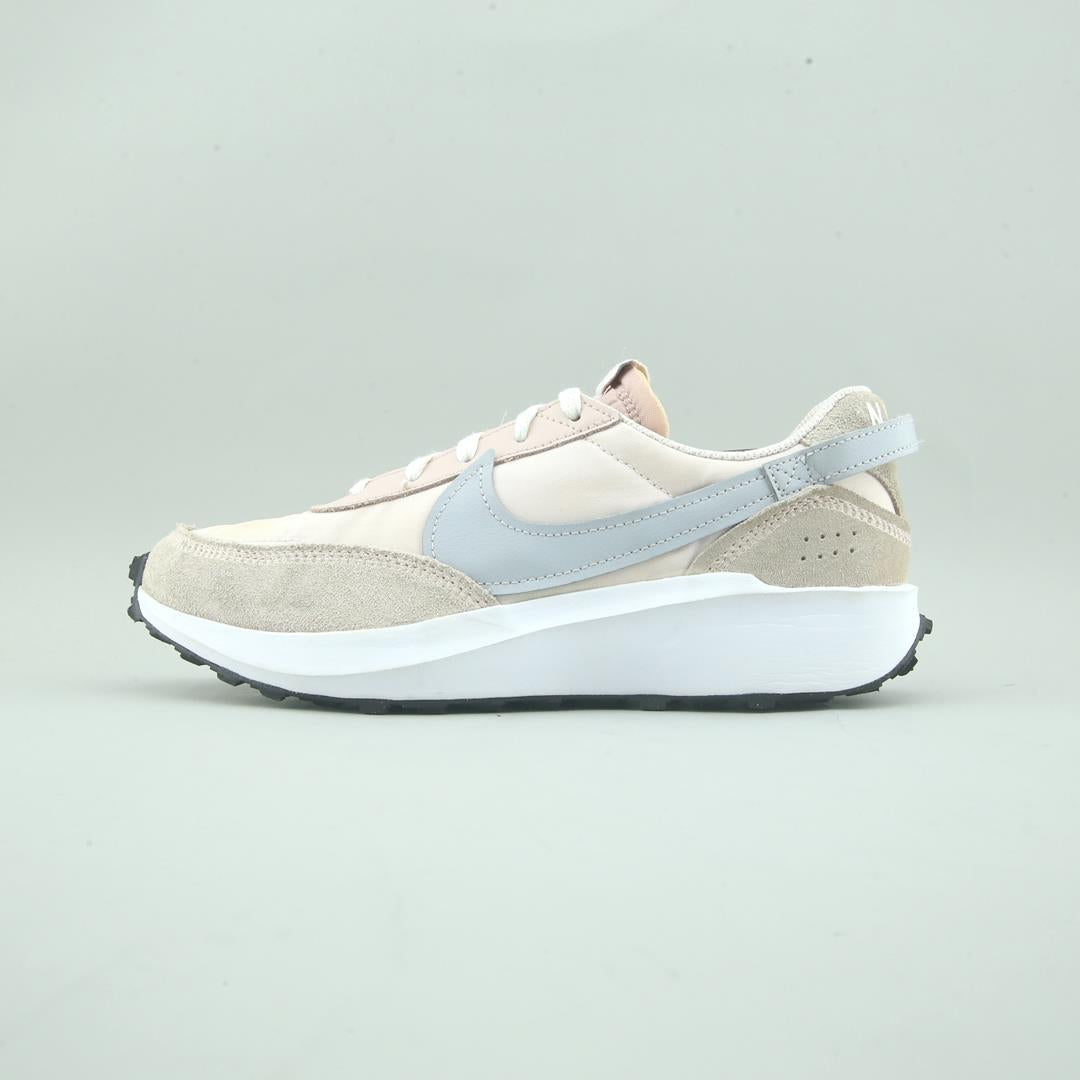 NIKE WAFFLE DEBUT