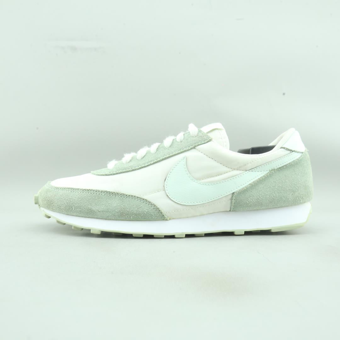 NIKE DAYBREAK