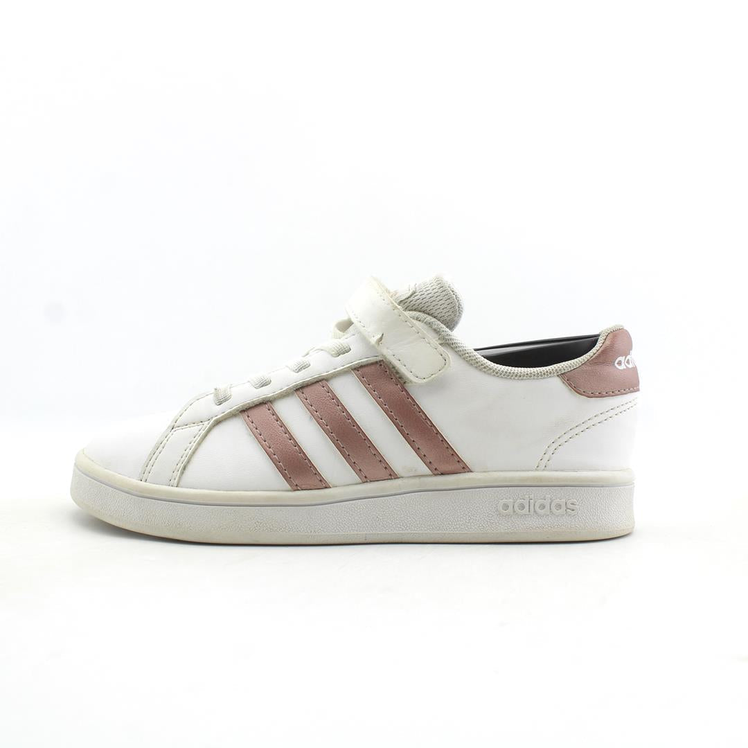ADIDAS .