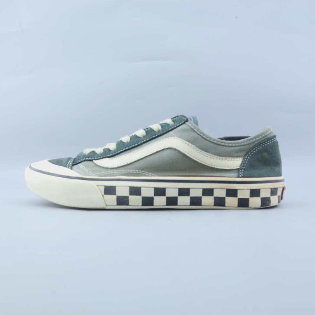 VANS AUTHENTIC